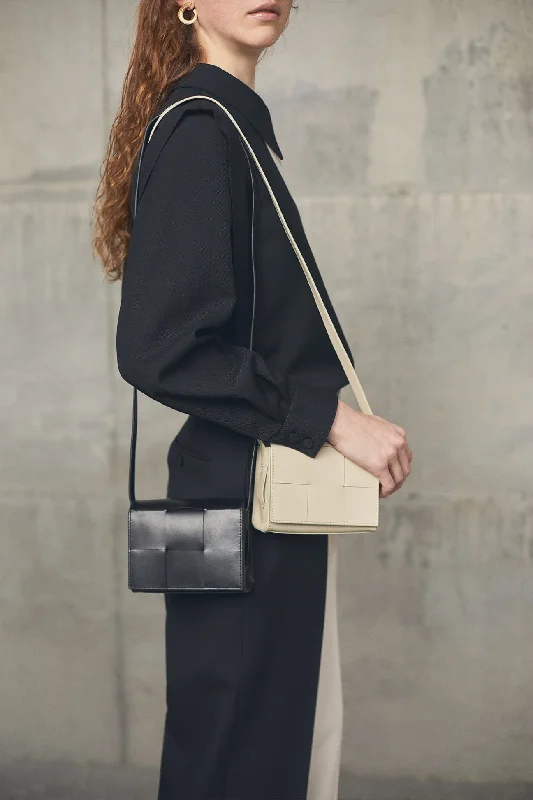 Stylish Bags For Fashion Bloggers ALEO Matchbox Mini in Black