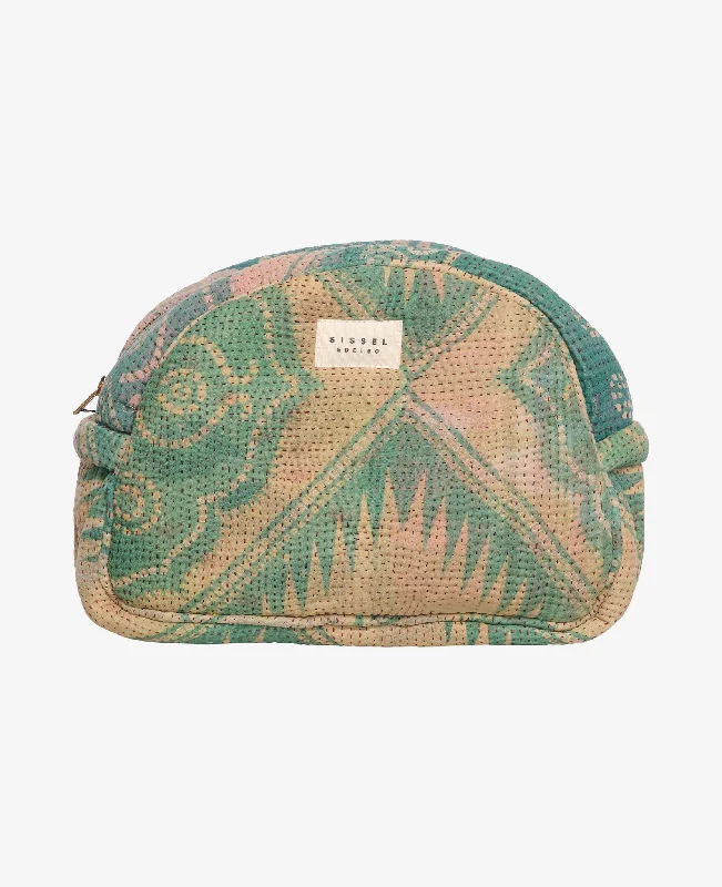 Spacious And Discounted Bags Karla Wash Bag - No. 424
