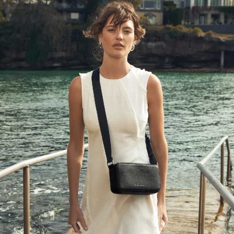 Cyber Monday Discounts On Bags Status Anxiety Delirium Black