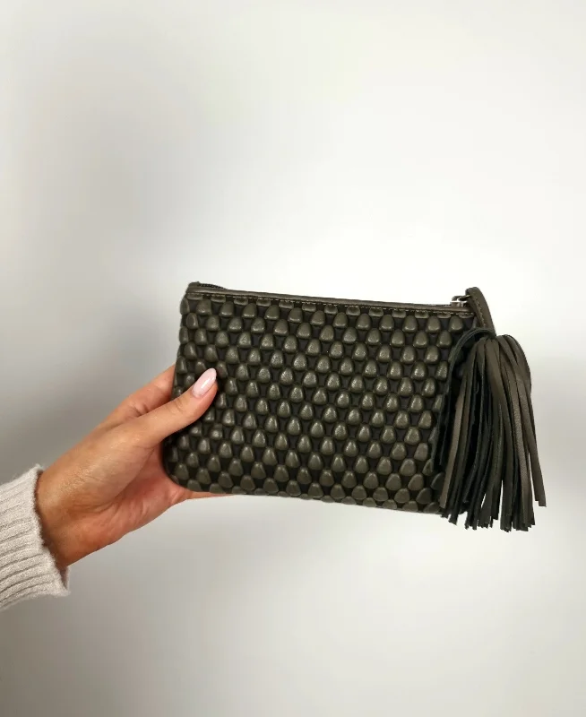 Contemporary Fashion Sale Tissa Fontaneda Large Bubble Nappa Pochette Kahki