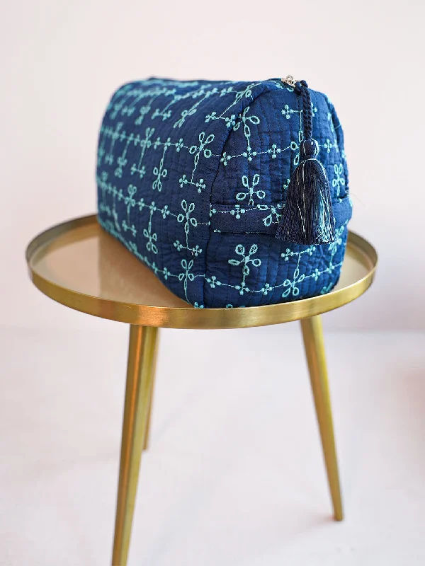 Feminine Luxe Style Sale Wash Bag Lace Navy