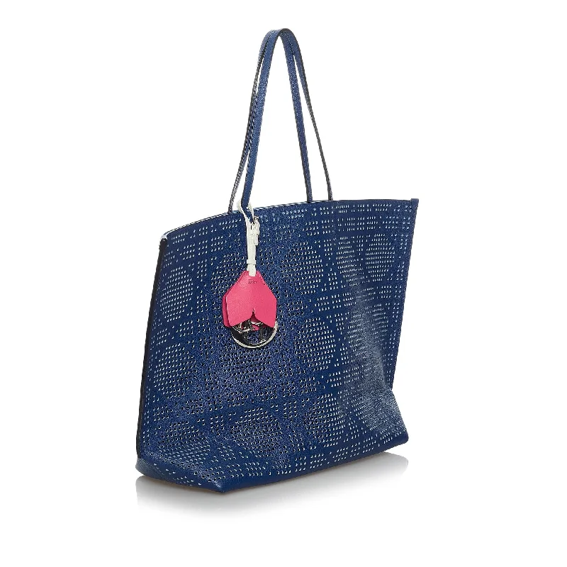 High-Quality Bags On Flash Sale Dior Perforated Dioriva Leather Tote Bag (SHG-34968)