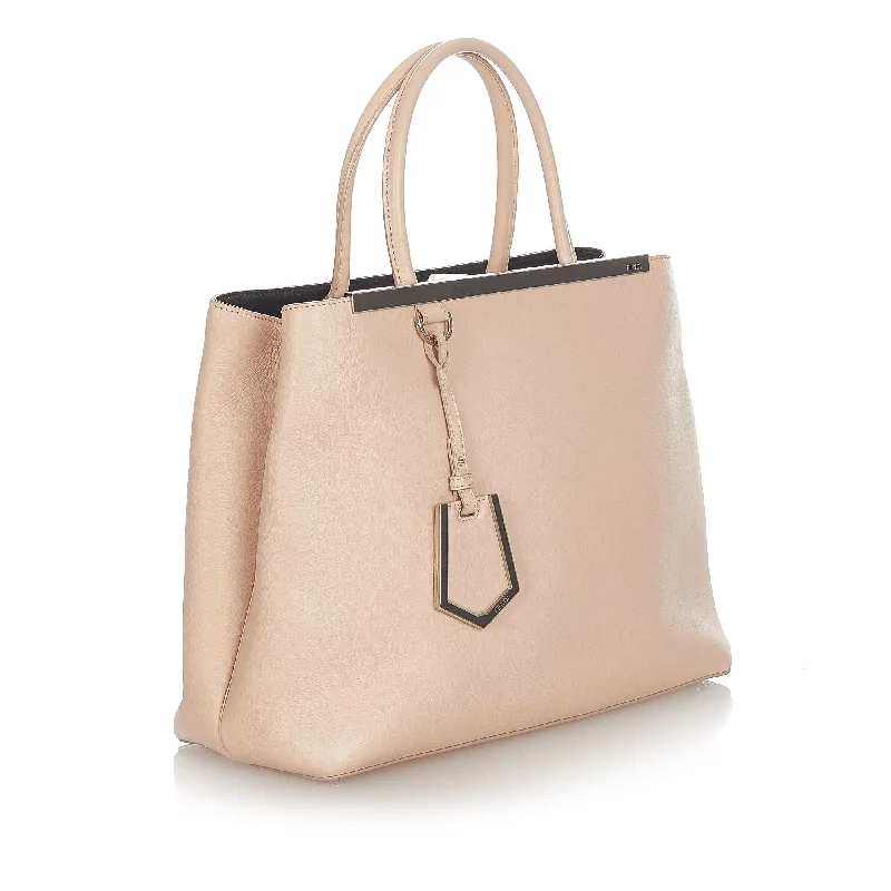 Edgy Bags For Bold And Daring Fashionistas Fendi Medium 2Jours Leather Tote Bag (SHG-6QhRXM)