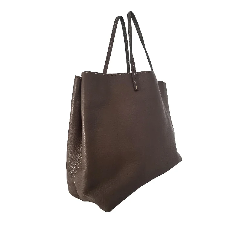 Sporty Bags For Active And Athletic Lifestyles Fendi Selleria Leather Tote Bag (SHG-28191)