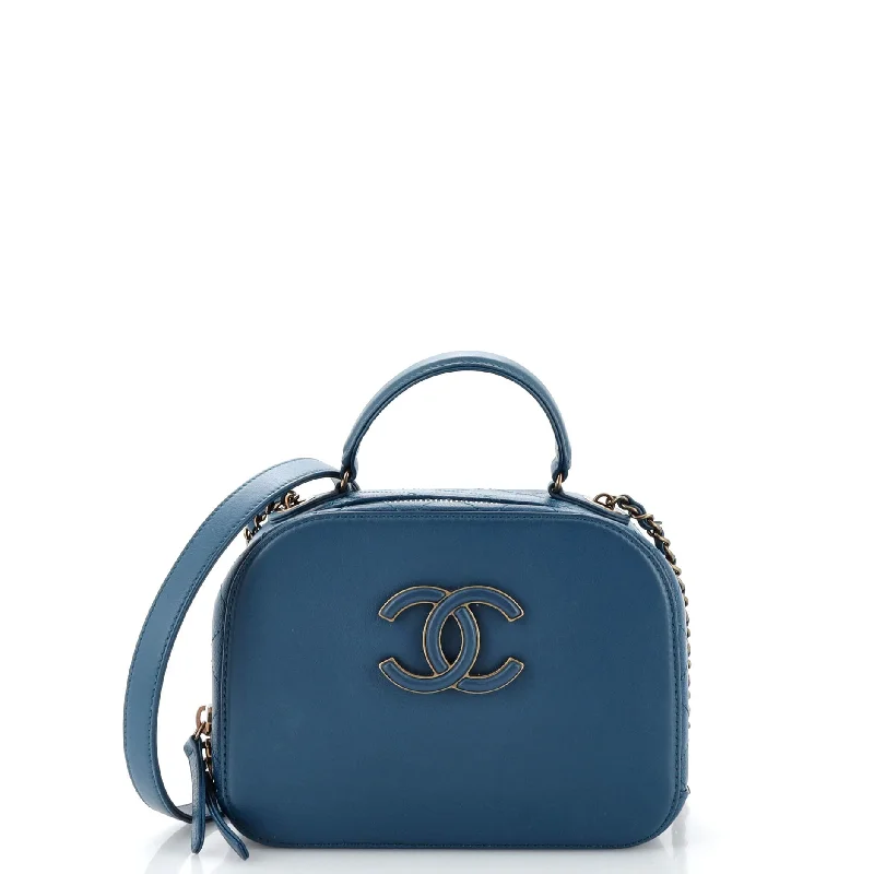 Minimalist Bags For Clean And Modern Aesthetics Coco Curve Vanity Case Calfskin and Quilted Goatskin Small