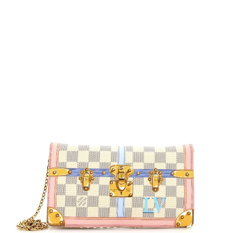 Stylish Bags For Fashion Influencers And Bloggers Weekend Pochette Limited Edition Damier Summer Trunks